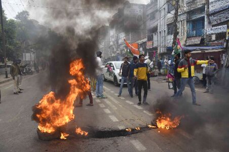 Bharat Bandh: Protests held in MPs Hoshangabad district Bharat Bandh: Protests held in MPs Hoshangabad district