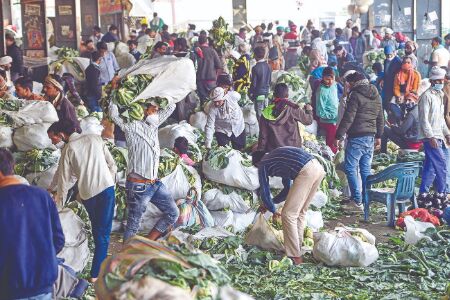 Markets & public transportation largely unaffected amid peaceful Bharat Bandh Markets & public transportation largely unaffected amid peaceful Bharat Bandh