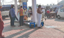 From washing machines to spots for mattresses, how petrol pumps are helping farmers at Singhu From washing machines to spots for mattresses, how petrol pumps are helping farmers at Singhu