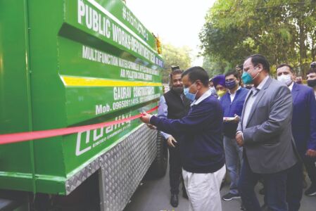 Air very poor; CM Kejriwal inaugurates anti-smog gun in city Air very poor; CM Kejriwal inaugurates anti-smog gun in city