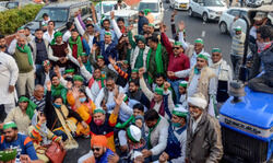 Farmers throw out Jio SIMs at Delhi-Agra highway