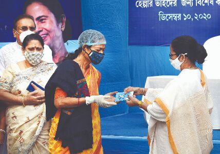 Mamata urges people to save state from outsiders