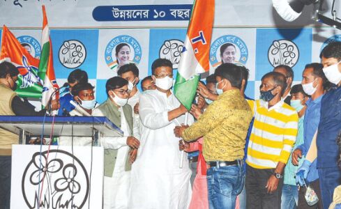 Over 200 AIMIM supporters join Trinamool