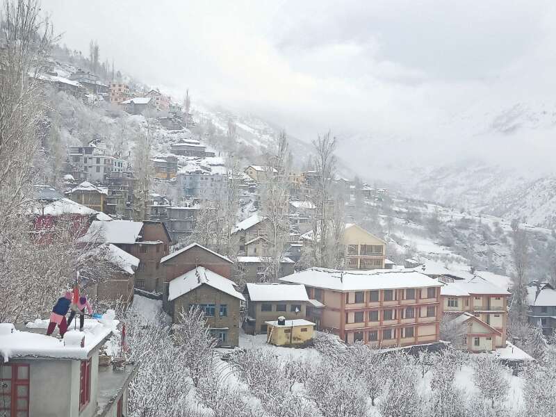 J&K, Himachal, Uttarakhand receive fresh spell of snowfall J&K, Himachal, Uttarakhand receive fresh spell of snowfall
