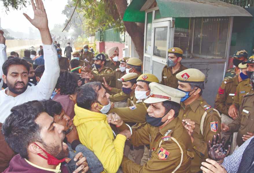 BJP workers broke into Dy CMs home, threatened family, staff, claims AAP BJP workers broke into Dy CMs home, threatened family, staff, claims AAP