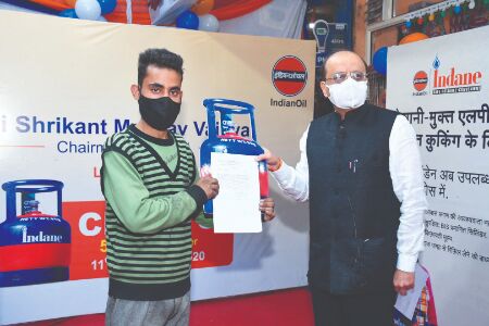 IndianOil gives brand identity to its 5 kg cylinder IndianOil gives brand identity to its 5 kg cylinder