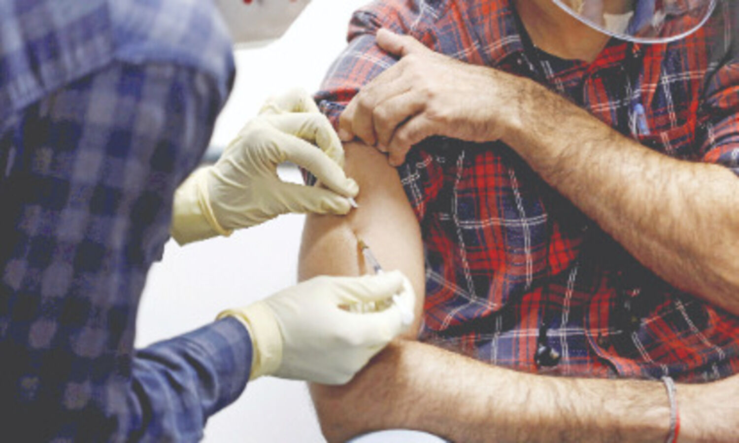 No alcohol for 2 months after Covid vaccine shot: Russian official