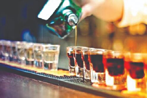 Open roads, lanes a hit among tipplers for public drinking Open roads, lanes a hit among tipplers for public drinking
