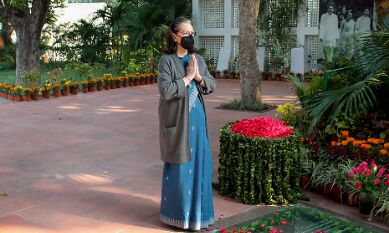 Sonia meets Cong leaders months after they wrote to her seeking party overhaul Sonia meets Cong leaders months after they wrote to her seeking party overhaul