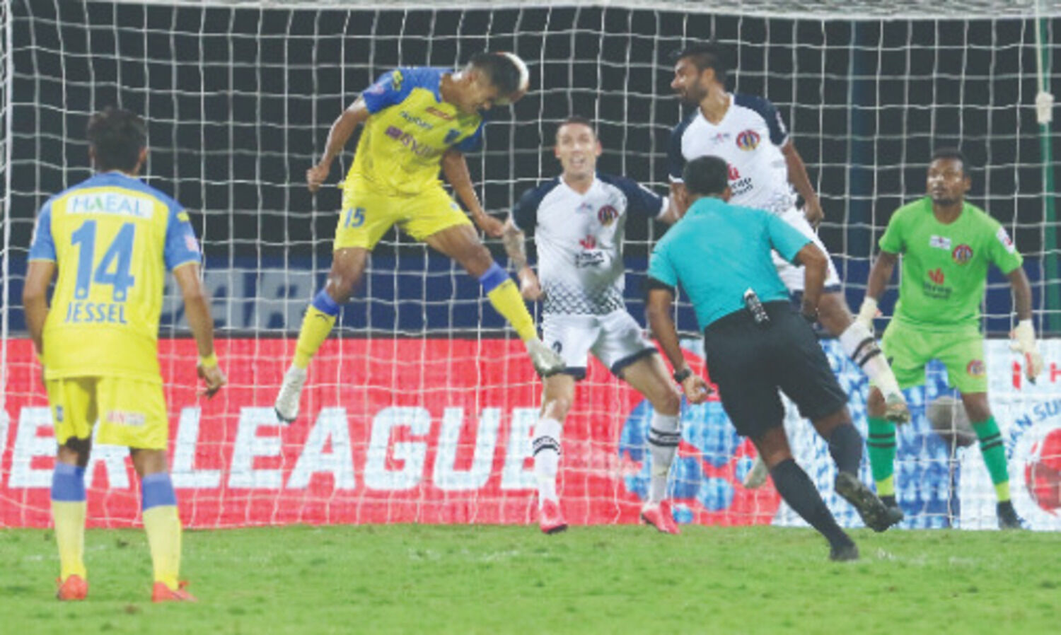 Keralas stoppage time goal salvages 1-1 draw, prolongs East Bengals wait