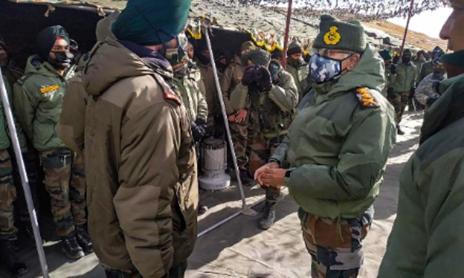 Army chief Gen Naravane visits forward posts in eastern Ladakh; reviews situation