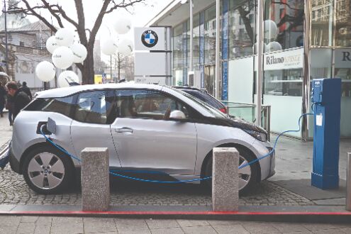 Driving into 2021, govt sets eyes on expanding road infra, more electric vehicles Driving into 2021, govt sets eyes on expanding road infra, more electric vehicles