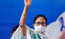 Mamata attends Christmas services at Kolkata church, greets people