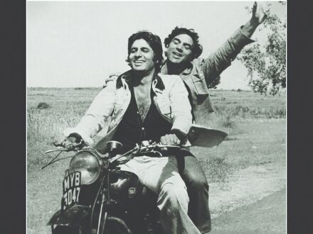 Irritated Dharmendra fired a real gun on Sholay sets Irritated Dharmendra fired a real gun on Sholay sets