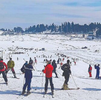 Mercury dips across Kashmir; rain, snow likely from today Mercury dips across Kashmir; rain, snow likely from today