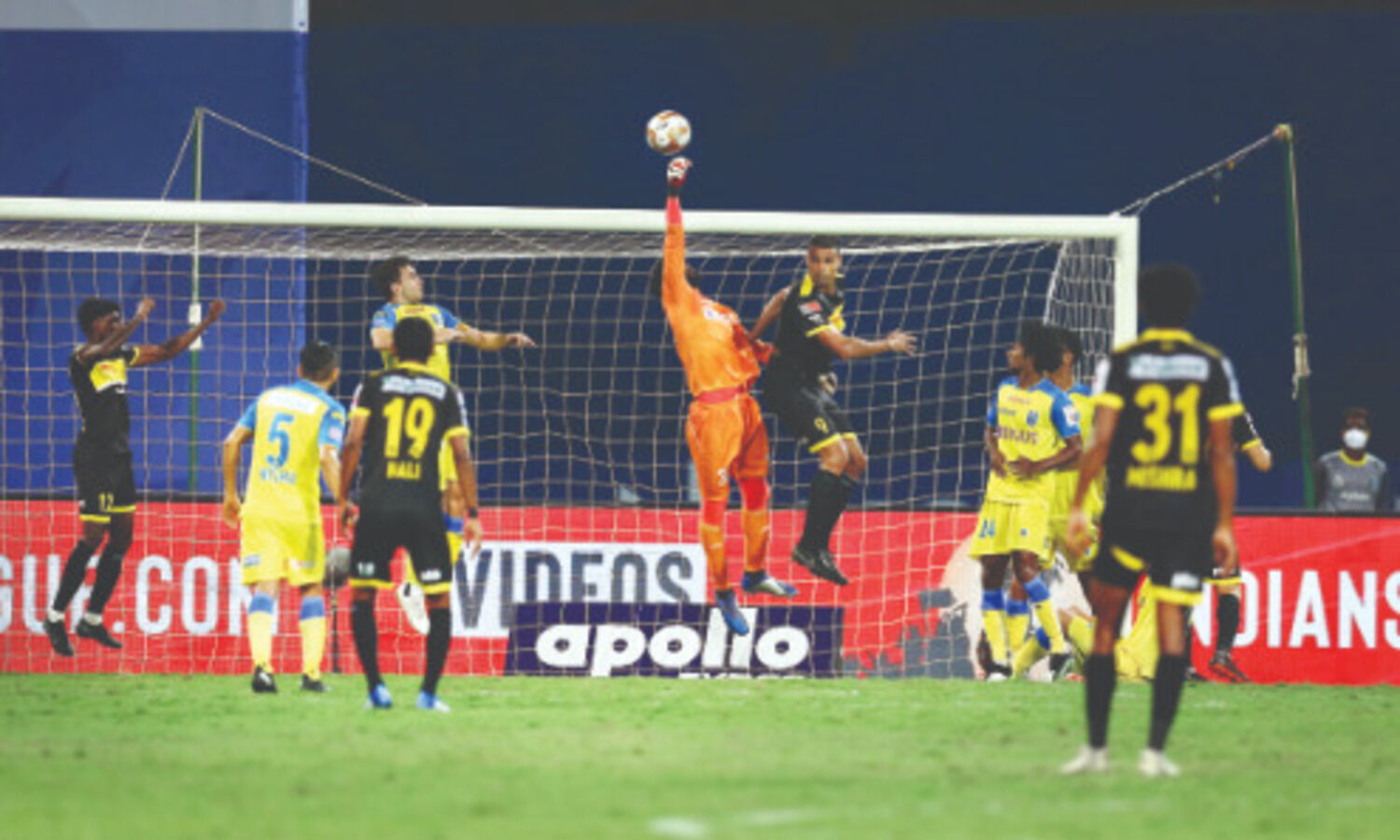 Vicunas changes work as Kerala Blasters grab first win