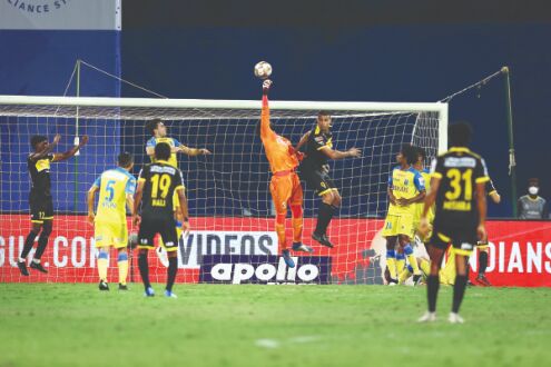 Vicunas changes work as Kerala Blasters grab first win