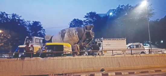 Tempo-truck collision kills one, injures two on Nehru Place flyover Tempo-truck collision kills one, injures two on Nehru Place flyover
