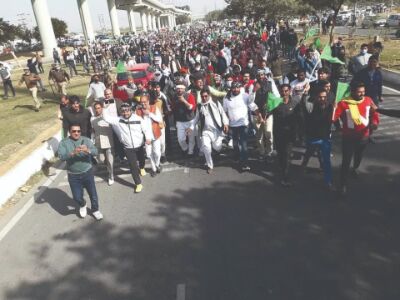 Land leaseback scam: Farmers stage protest outside GNIDA Land leaseback scam: Farmers stage protest outside GNIDA