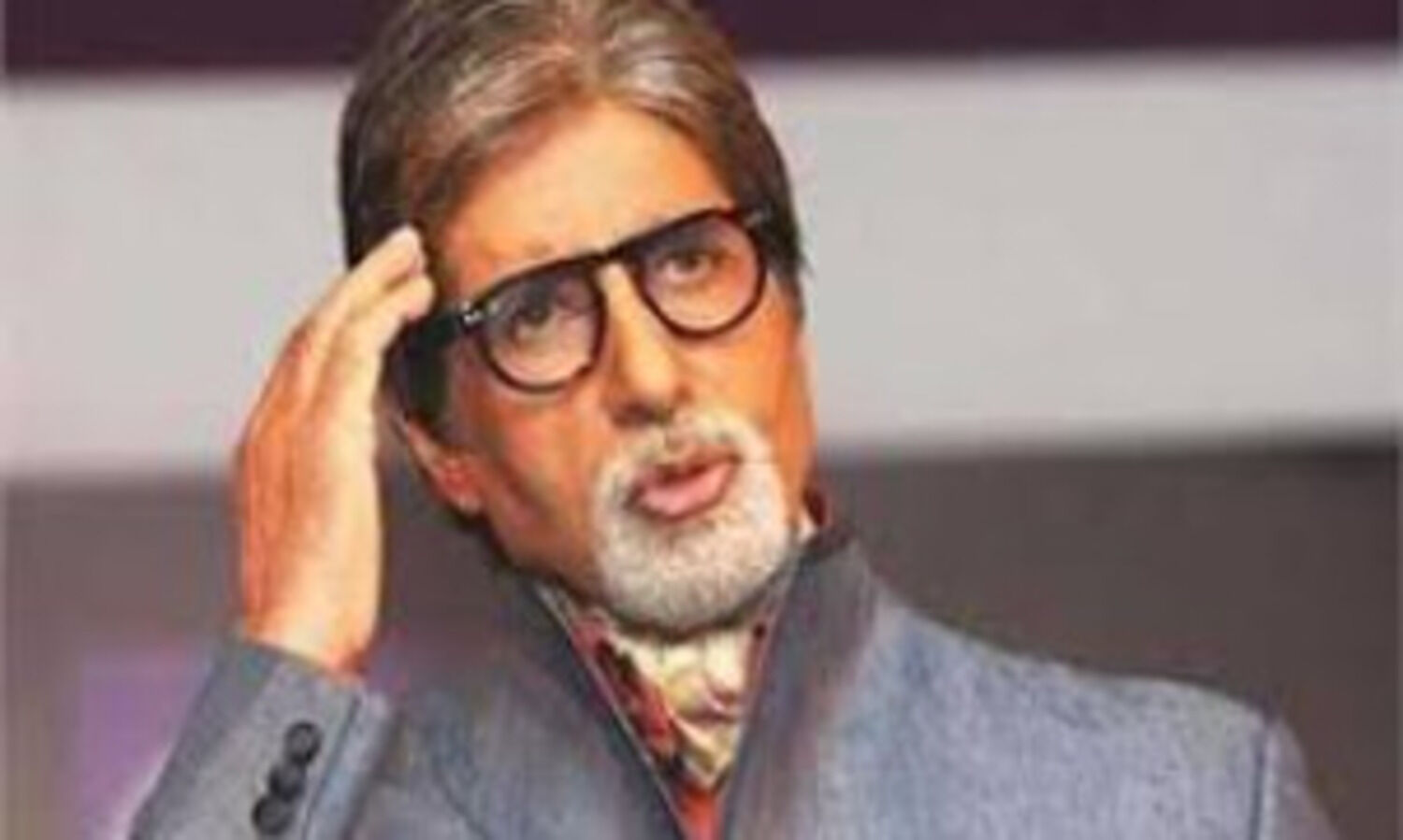 Amitabh Bachchan records song with granddaughter Aaradhya