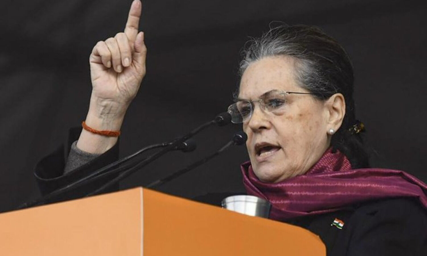 First time such arrogant govt in power, must withdraw farm laws unconditionally: Sonia Gandhi