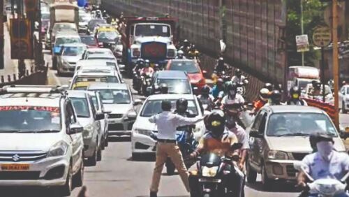First signal, then focus on identifying offending vehicle instead of coming in their way: Traffic police directed First signal, then focus on identifying offending vehicle instead of coming in their way: Traffic police directed