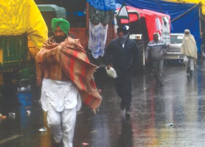 Kabaddi tournament lifts spirits amid rains; farmers vow to burn copies of laws on Lohri Kabaddi tournament lifts spirits amid rains; farmers vow to burn copies of laws on Lohri