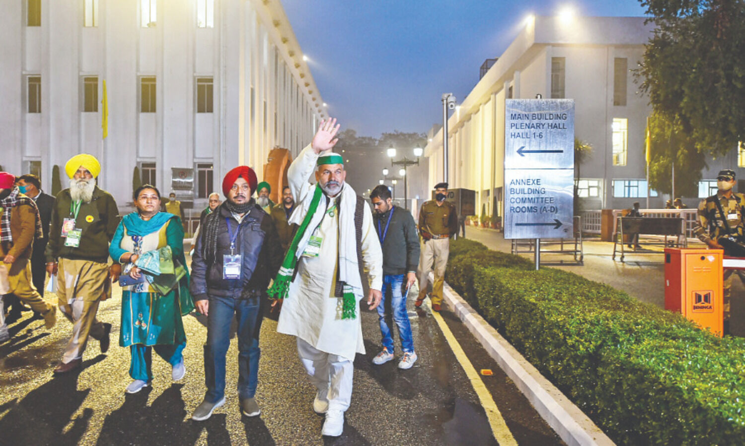 Govt-farmers talks end in deadlock; next meeting on Jan 8