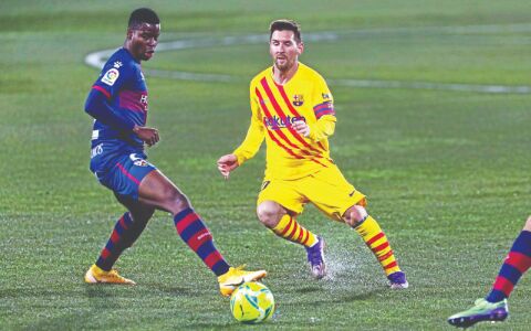 Messi plays 750th game for Barça, Suárez leads Atlético win Messi plays 750th game for Barça, Suárez leads Atlético win