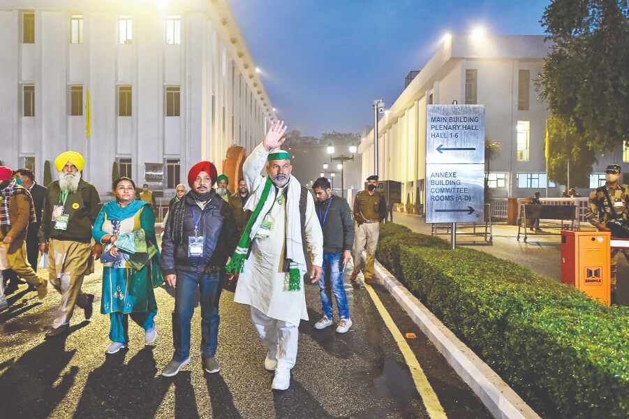 Govt-farmers talks end in deadlock; next meeting on Jan 8