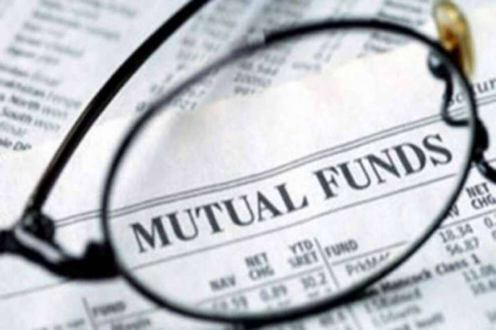 Mutual funds asset base rises 7.6% to Rs 29.71 lakh crore in Dec quarter Mutual funds asset base rises 7.6% to Rs 29.71 lakh crore in Dec quarter