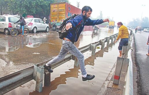 Rain, hailstorm lash NCR; IMD says Jan saw max rain in 21 yrs Rain, hailstorm lash NCR; IMD says Jan saw max rain in 21 yrs