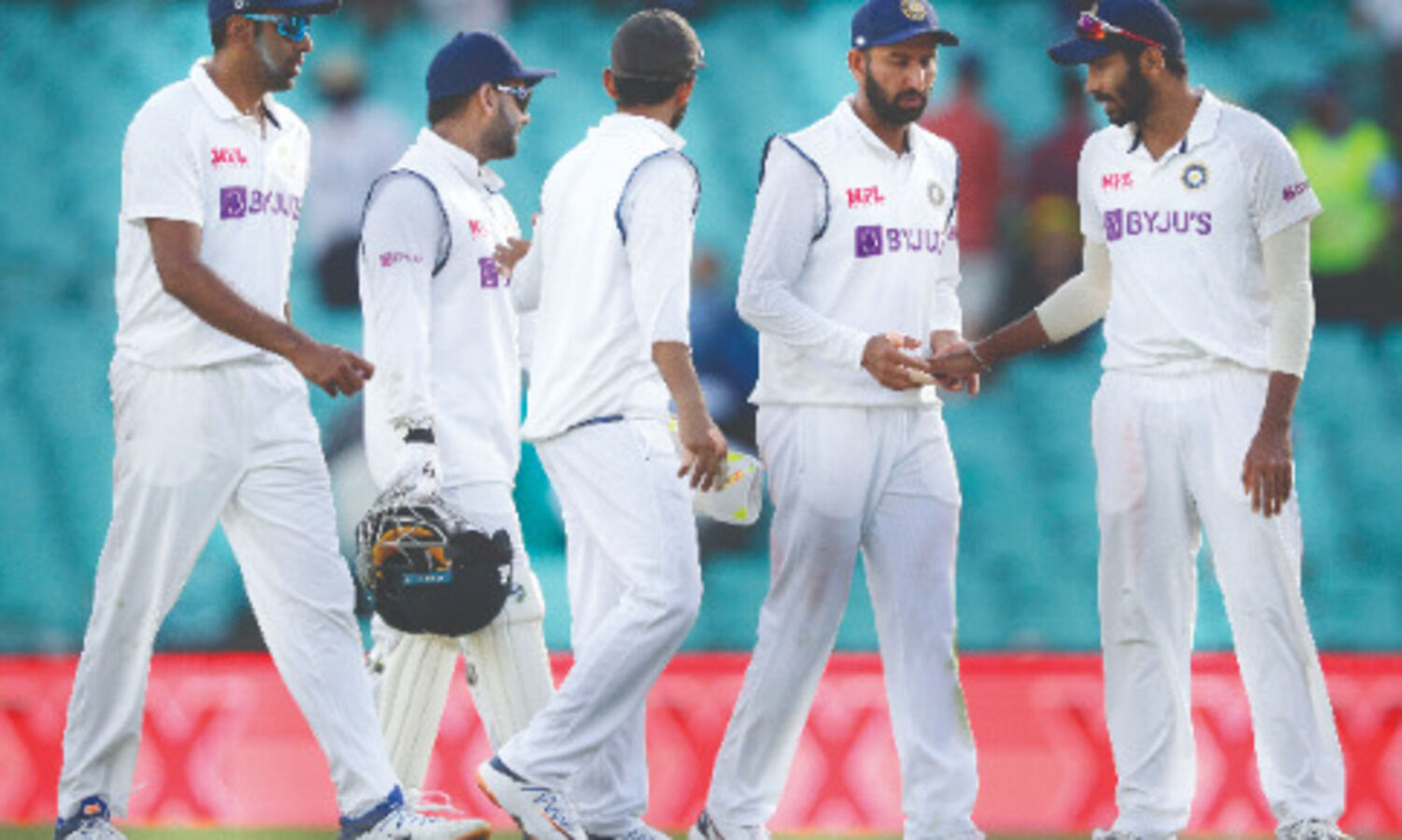 Will finds a way before Labuschagne, Smith take hosts to 166/2 at Stumps