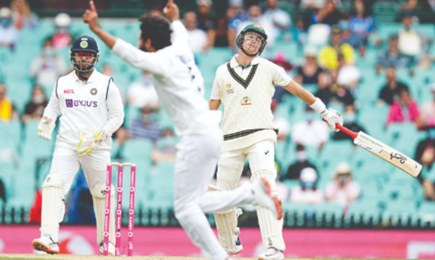 Jadeja, Gill do star turns as India dominate day 2 despite Smith century