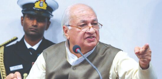Kerala Governor reads out remarks against central farm laws in Assembly Kerala Governor reads out remarks against central farm laws in Assembly