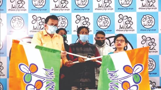 AIMIMs Bengal acting president joins Trinamool