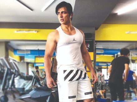 Sonu approaches HC to challenge BMC notice