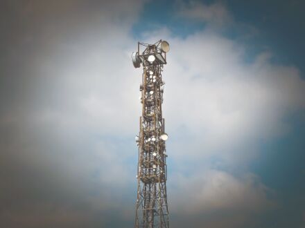 Spectrum auction: DoT asks cos to submit queries by Jan 15