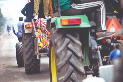 Delhi Police files petition to stop R-Day tractor march, top court issues notice