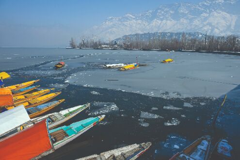 North India shivers as Srinagar records lowest temp in 8 years North India shivers as Srinagar records lowest temp in 8 years