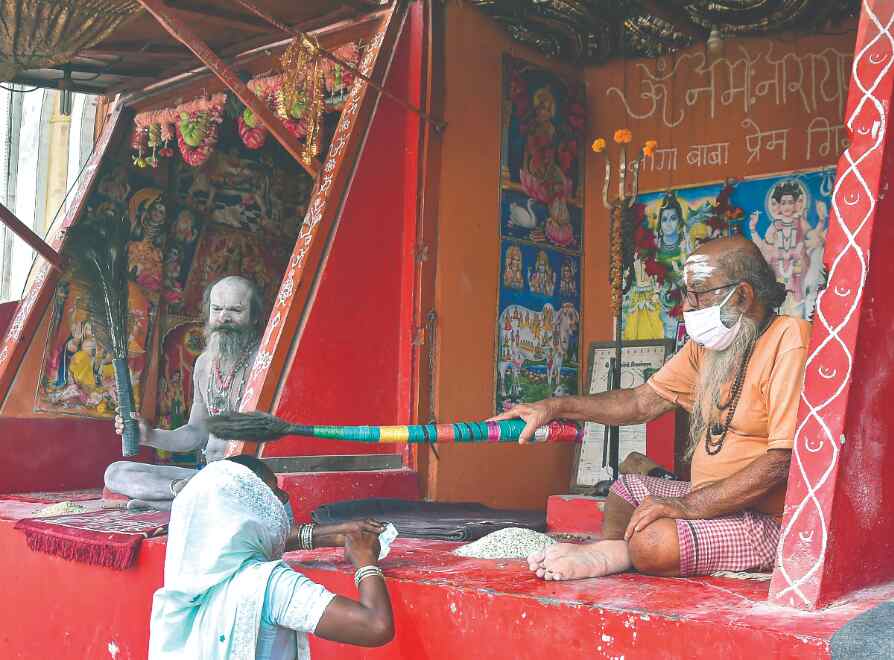 Puri Shankaracharya condemns CAA, caste-based politics