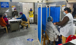 Unpaid salaries: Kasturba Hosp nurses strike hurdle for Covid vaccination drive Unpaid salaries: Kasturba Hosp nurses strike hurdle for Covid vaccination drive