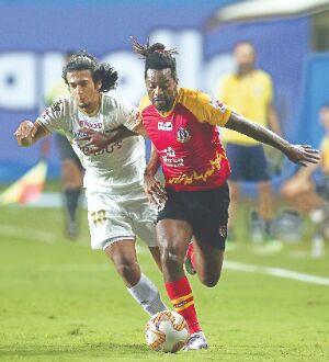 Neville secures draw for SC East Bengal with late equaliser against Kerala Neville secures draw for SC East Bengal with late equaliser against Kerala