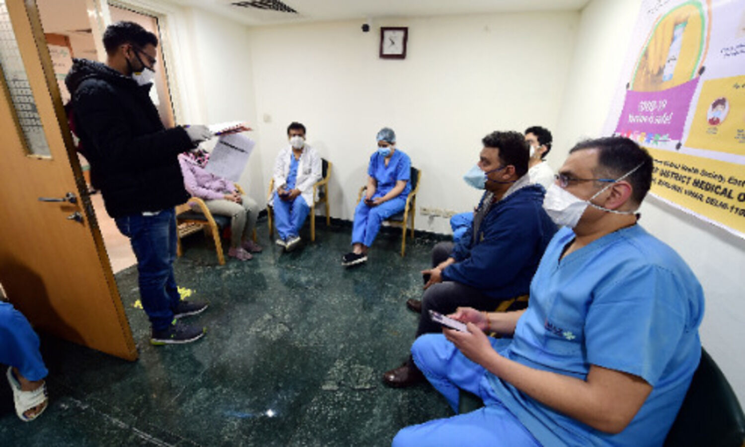 COVID-19 vaccination drive begins in Delhi, healthcare workers get first shots