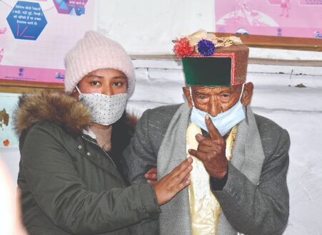 At 103, Indias first voter casts vote in Himachal Pradesh panchayat polls