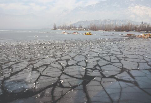 Cold wave conditions persist in north India Cold wave conditions persist in north India