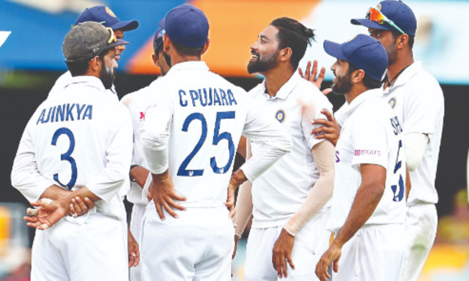 Siraj, Shardul keep India in hunt as Australia set 328-run target