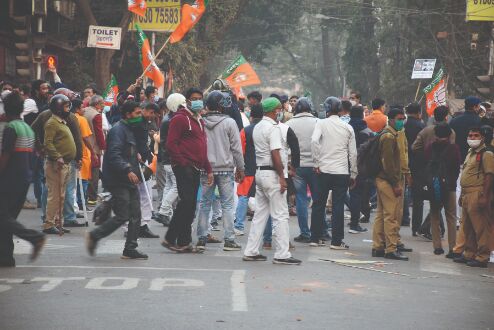 Two BJP factions clash at a roadshow