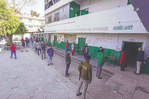80% turnout in second-phase of Himachal Panchayat polls 80% turnout in second-phase of Himachal Panchayat polls