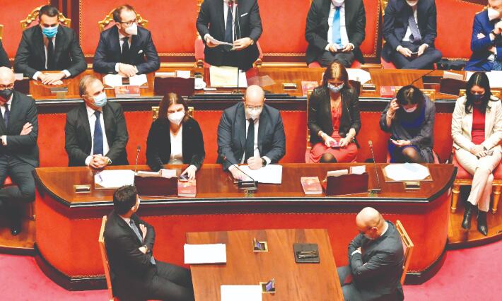 Italian PM wins crucial vote in Senate with very thin margin Italian PM wins crucial vote in Senate with very thin margin